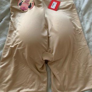 Spanx Suit Your Fancy Booty Booster Mid-Thigh